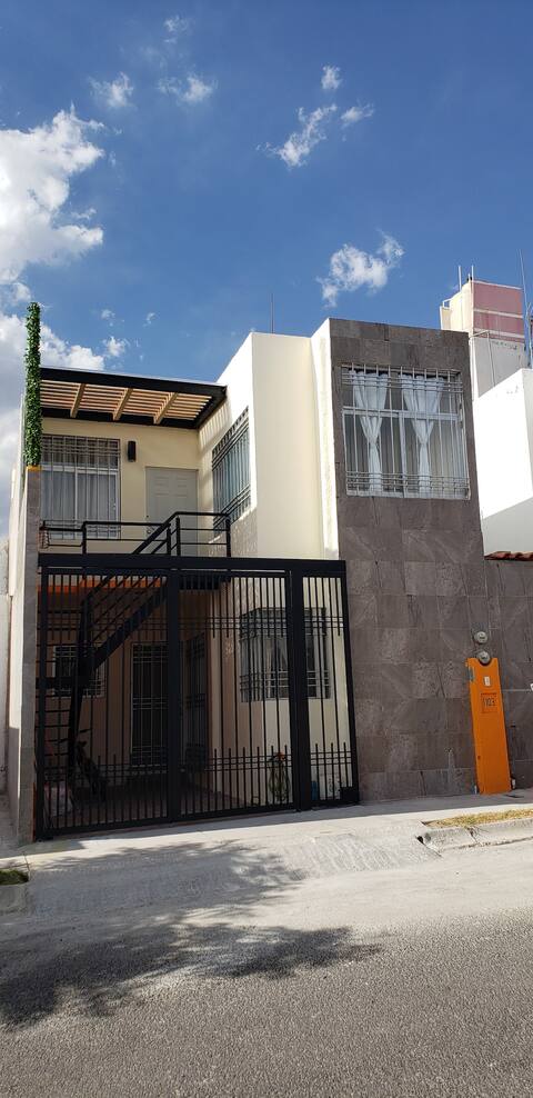 Comfortable apartment of 3 rooms on the ground floor