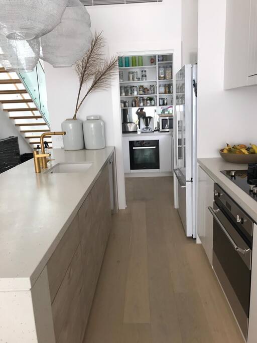 Kitchen + butlers pantry