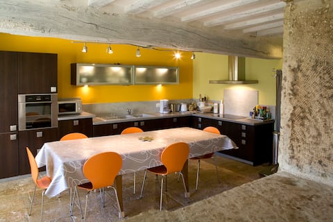 Charming cottage, 8 people + 1 bb  Levernois/Beaune 150m2