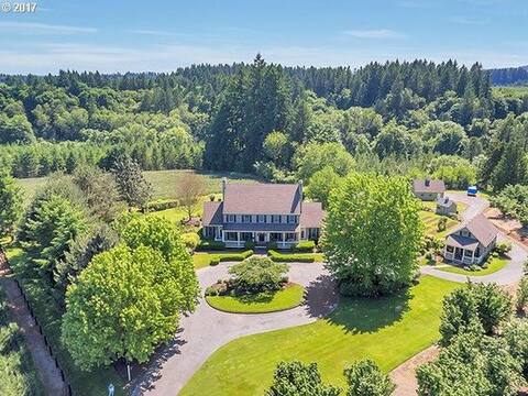 Beautiful Dog Friendly Cottage on a 10 Acre Estate