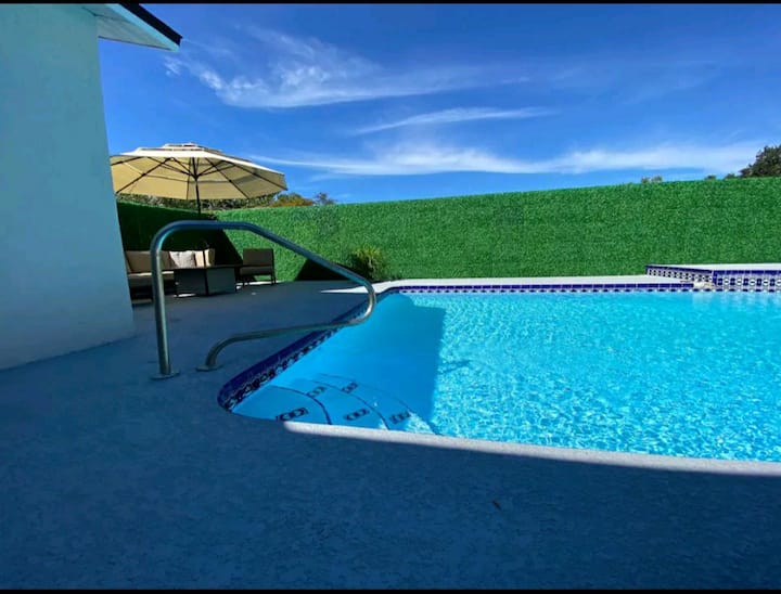 Beautiful Centralized Home w/Pool Close to Beach Houses for Rent in