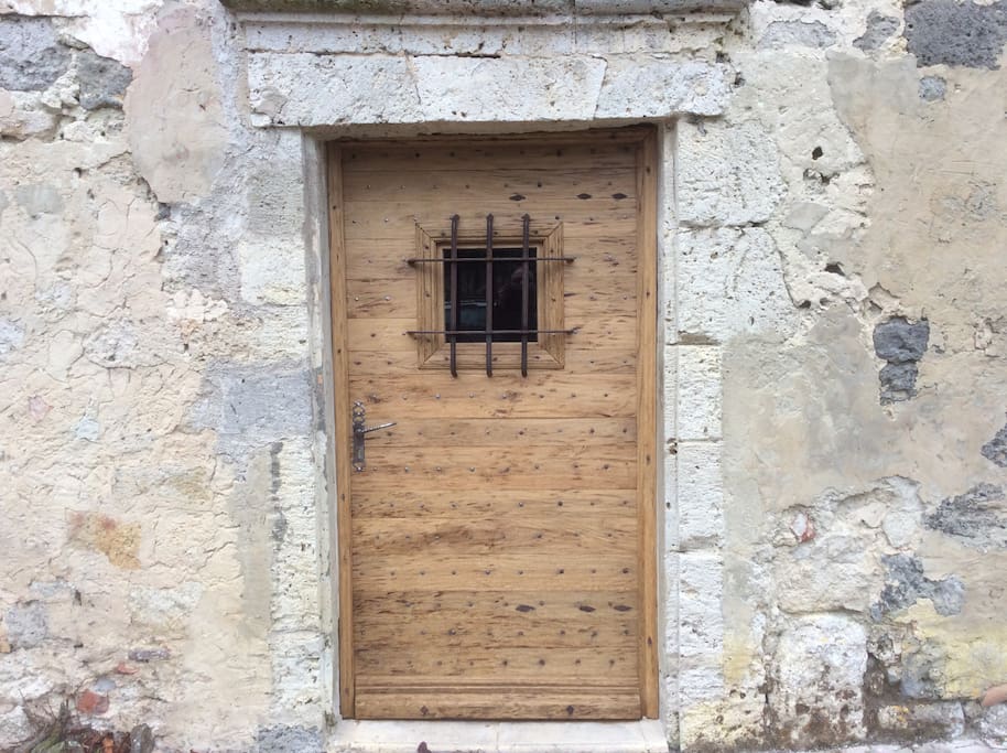Porte entrée de la Tour