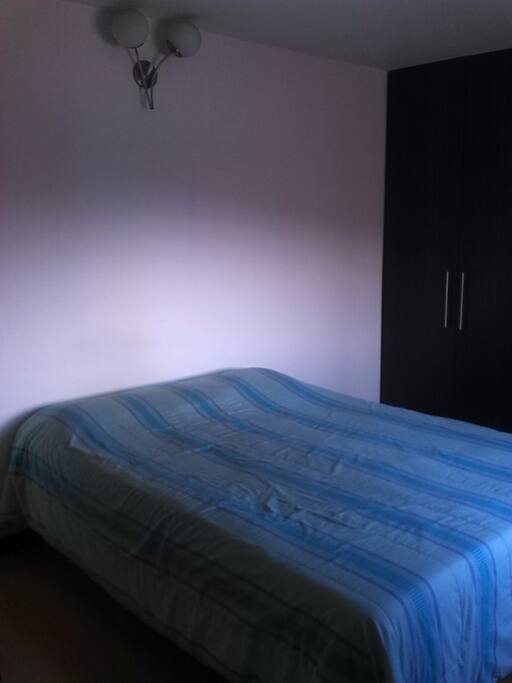 Una Cama doble de 1.40 x 1.90