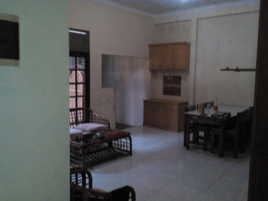 Large kitchen dan Dining Room