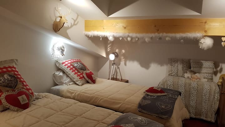 غرفة في العلية