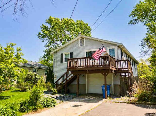 Walk to the beach. Huge beach house gallery image 5