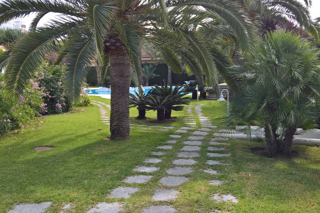 Jardines en zona común.