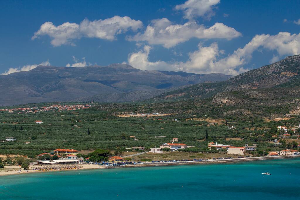 Pachia Ammos Beach 50m from Kyniska Hotel