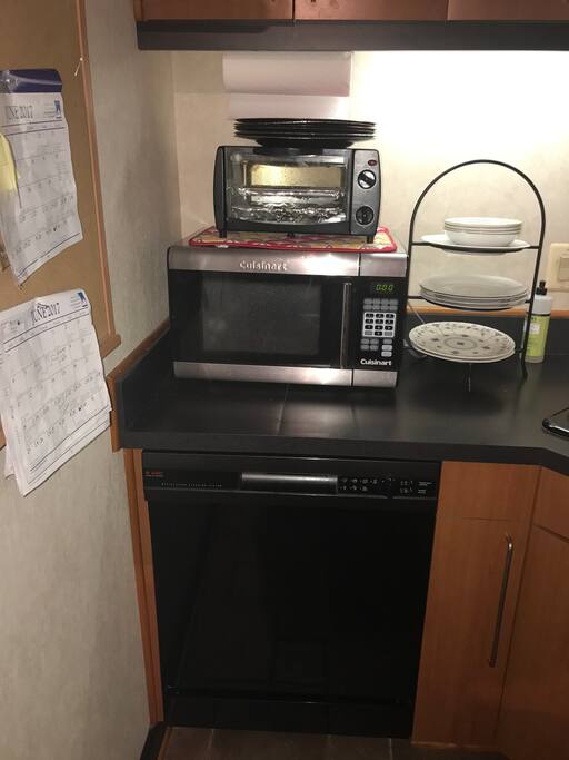 Kitchen -Microwave/Dishwasher