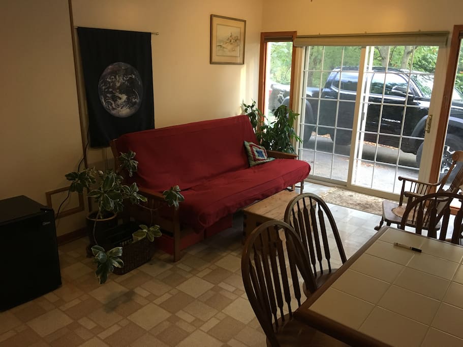 Queen Futon in breakfast area