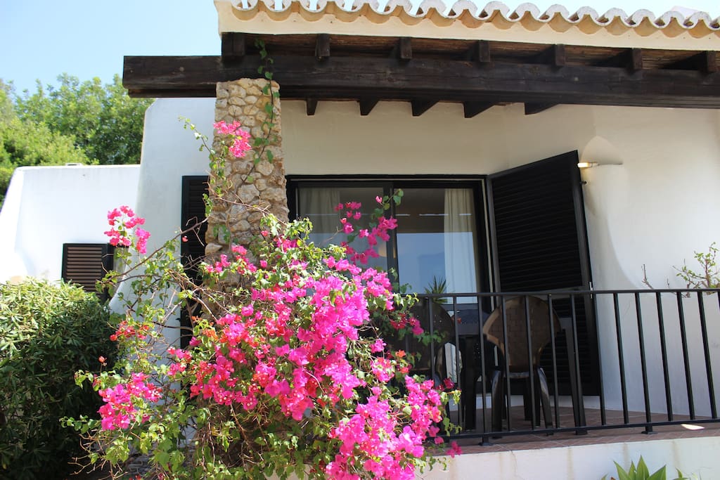Moorish-style Cosy Villa with 2 Bedrooms, Free Wifi, and two private terraces