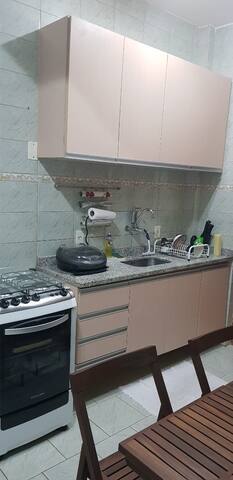 Confortável 2 quartos, sala, banheiro e cozinha. gallery image 5