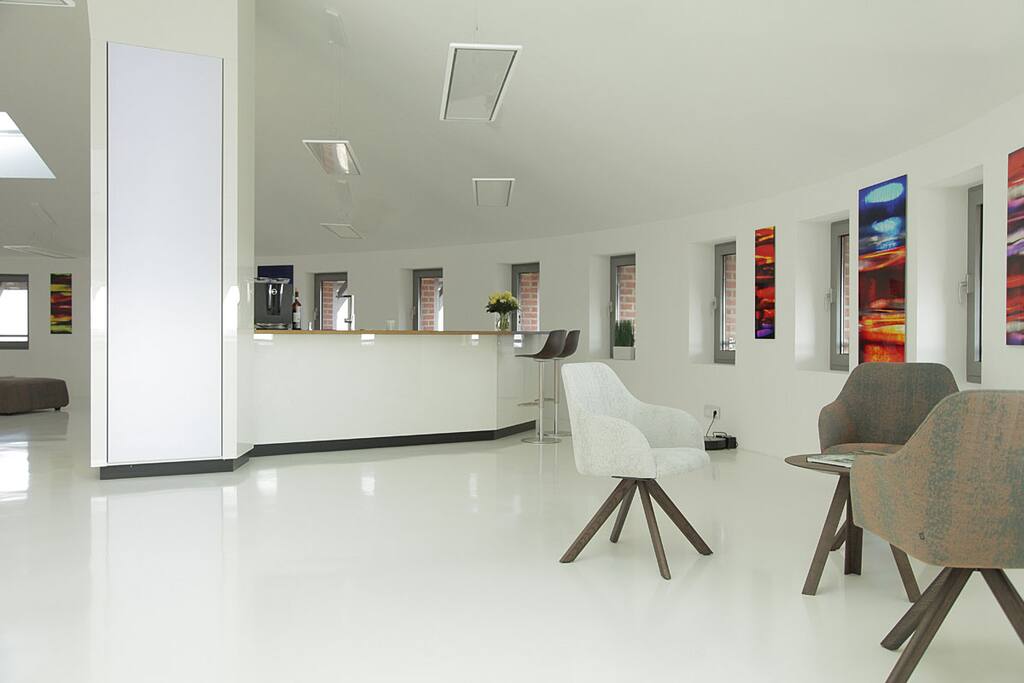 Helles, großzügiges Raumdesign