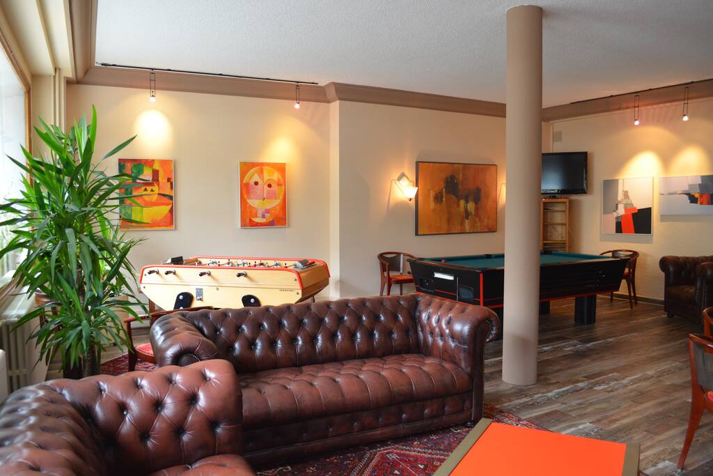 bar