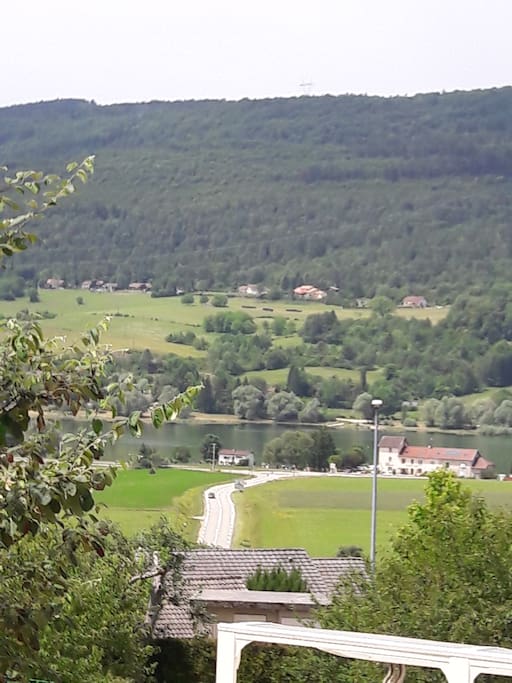vue sur le lac depuis la maison