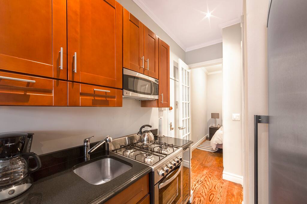 Kitchen is great for guests who love to cook!