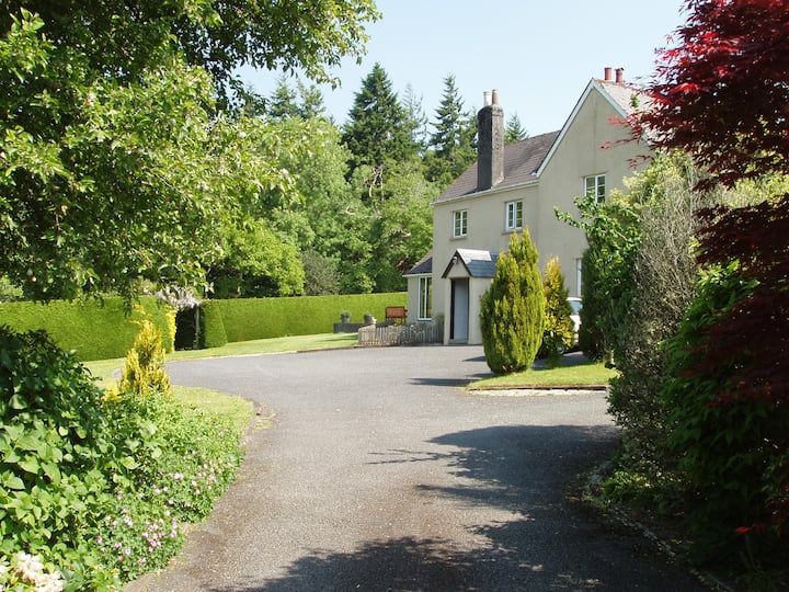 Old Devon Farmhouse near Plymouth and Dartmoor Houses for Rent in