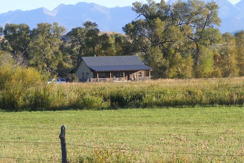 Popular Airbnb listing: Farmer's River Cabin for Families and Fishermen in Livingston / Paradise Valley