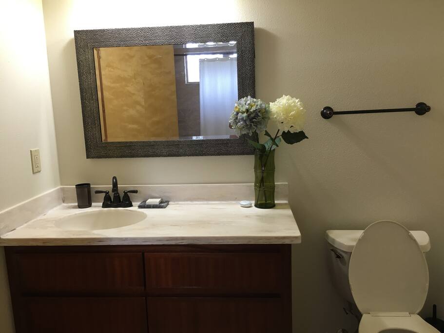 Private en suite full bathroom
