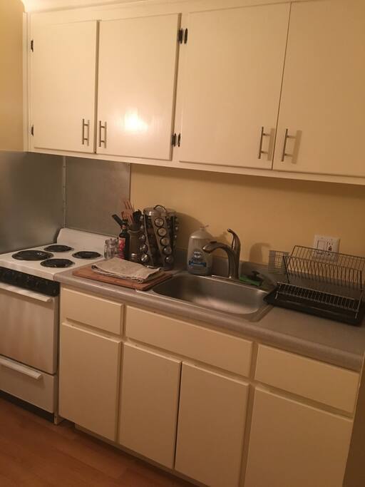 Kitchen + cooking area