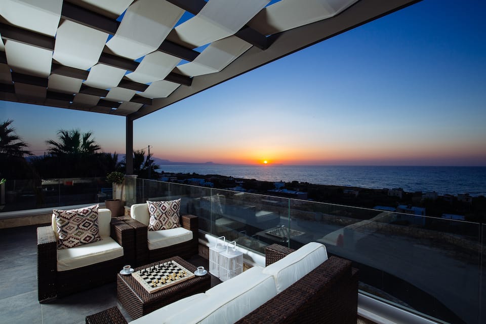 A stone villa above the Cretan Sea, Stavromenos, Crete, Greece, photo 3 of 10