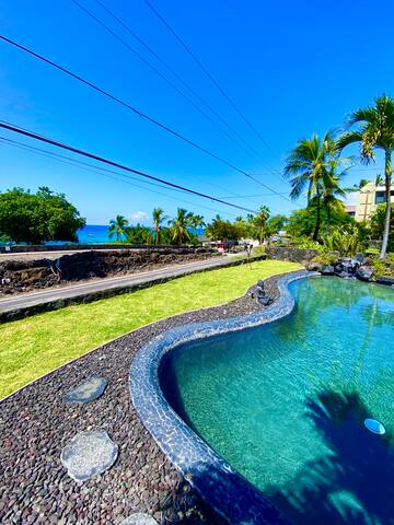 Magic Sands Beachfront!-gated house, sleeps 18. gallery image 4