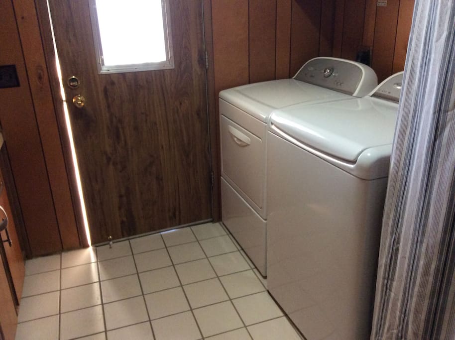 Entry at washer and dryer