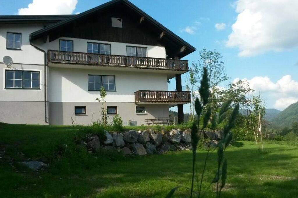 Westansicht mit Garten