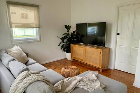 Ettalong Cottage | Summer Holidays