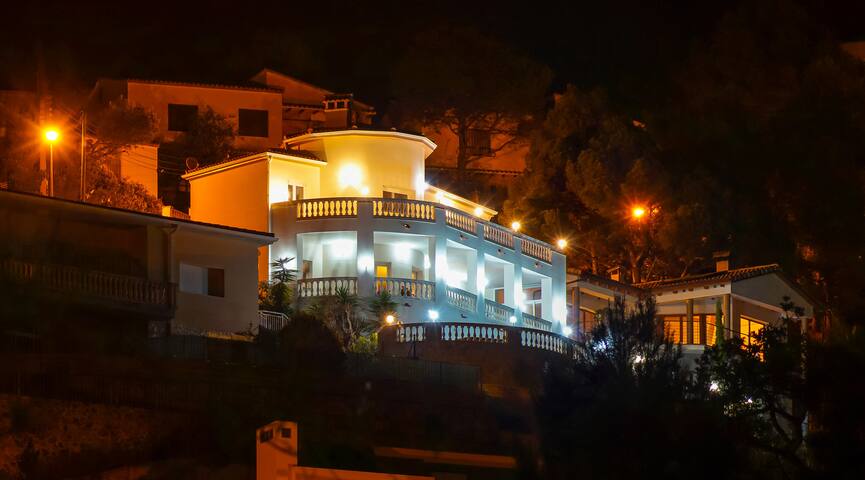 YourHouseInSpain-Villa mit Blick auf ganz Tossa