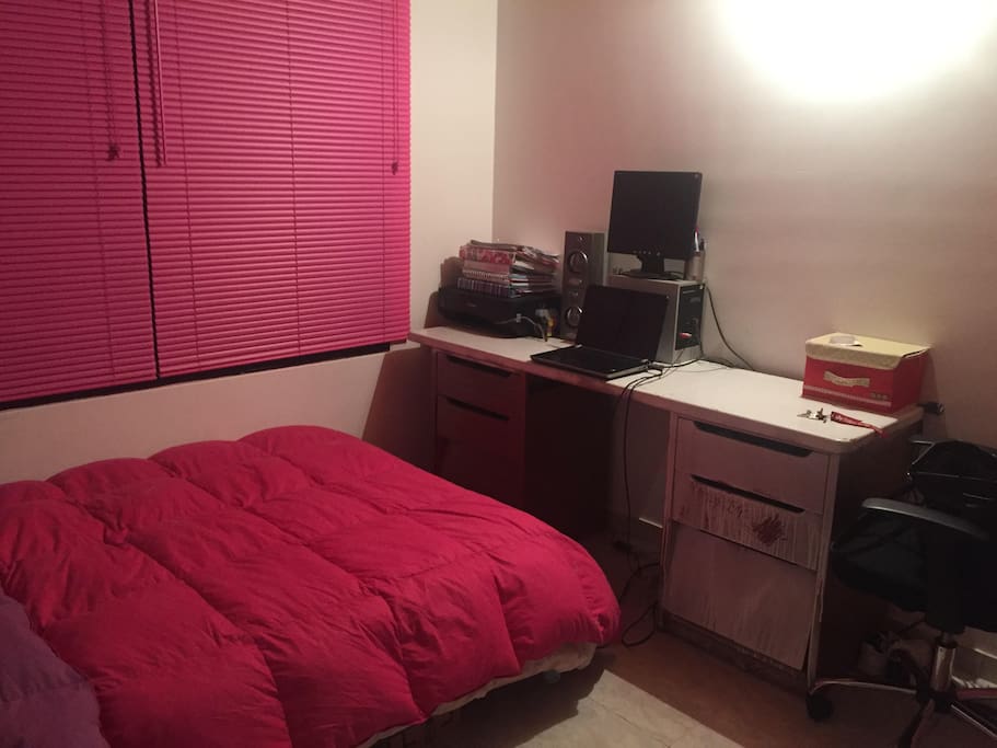 Escritorio de la habitación