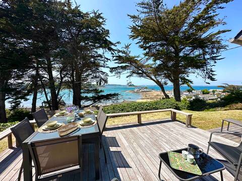 180° sea view house: The View