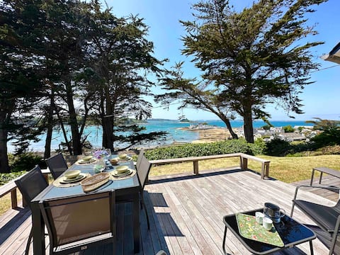 180° sea view house: The View
