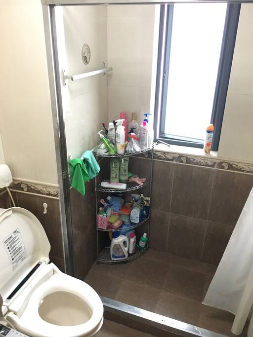 共享卫浴Sharing Bathroom