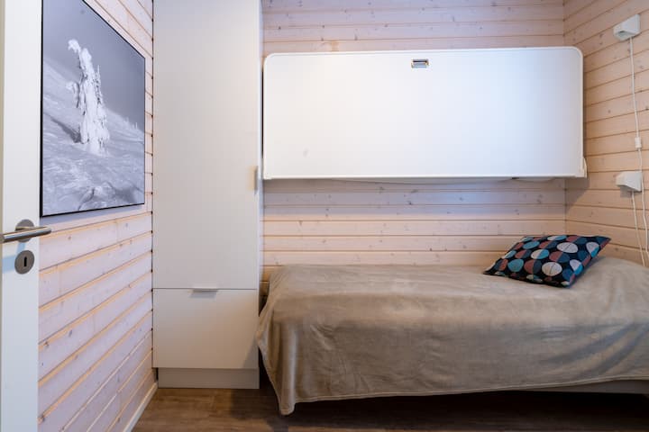 Priestranná spálňa s 2 posteľami