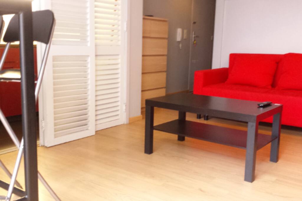 Livingroom with kitchen access