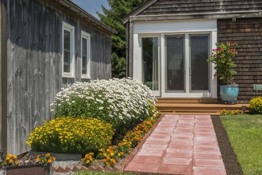 Front walkway.