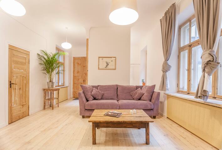 ★Couple's Getaway★Modern+Spacious|Walk Everywhere