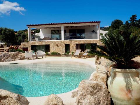 Villa Sunnai, Front beach villa with pool