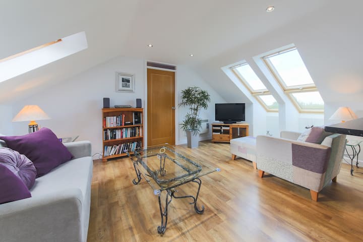 Lakeview, Self-contained Apartment With Garden - Pool