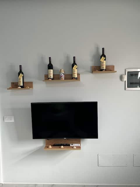 Popular Airbnb listing: Villa 1 in Velipojë