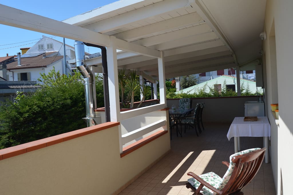 terrazza solarium con doccia esterna