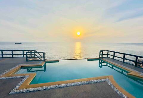 Ocean Front Apartments - No. 1