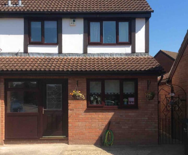 Safe Stay Hereford £48 12 Persons PR PN Houses for Rent in