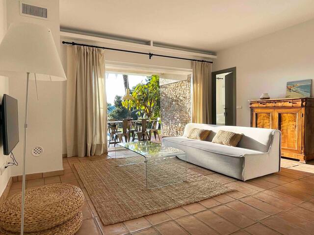 Agradable apartamento con jardín y piscina gallery image 2