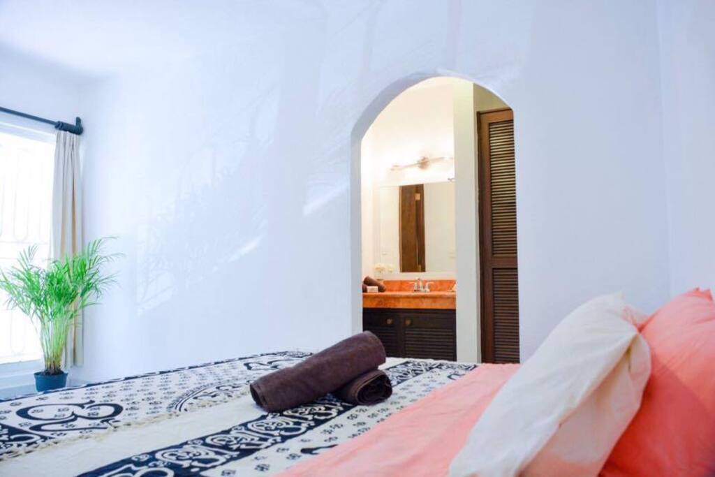 DORMITORIO CON BAÑO EN SUITE