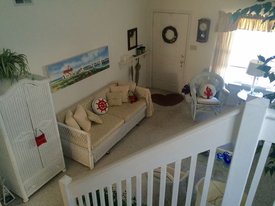 Front sitting room separate from Family Room