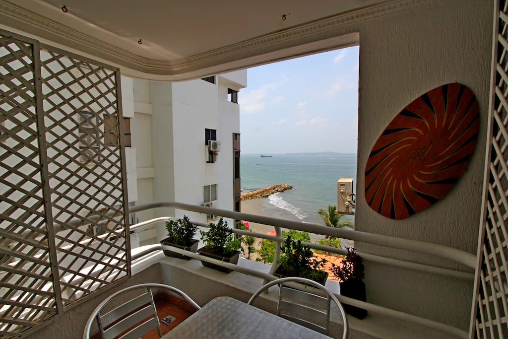 Ocean breeze patio dining area, seats 4