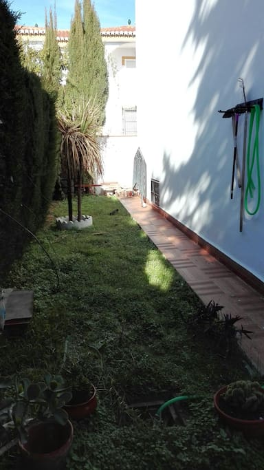 pequeño jardín que requiere gran dedicación para lucir bonito