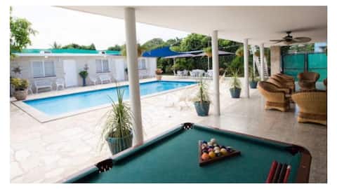 Luxury Ocean Front Home and Big swimming Pool  VIP